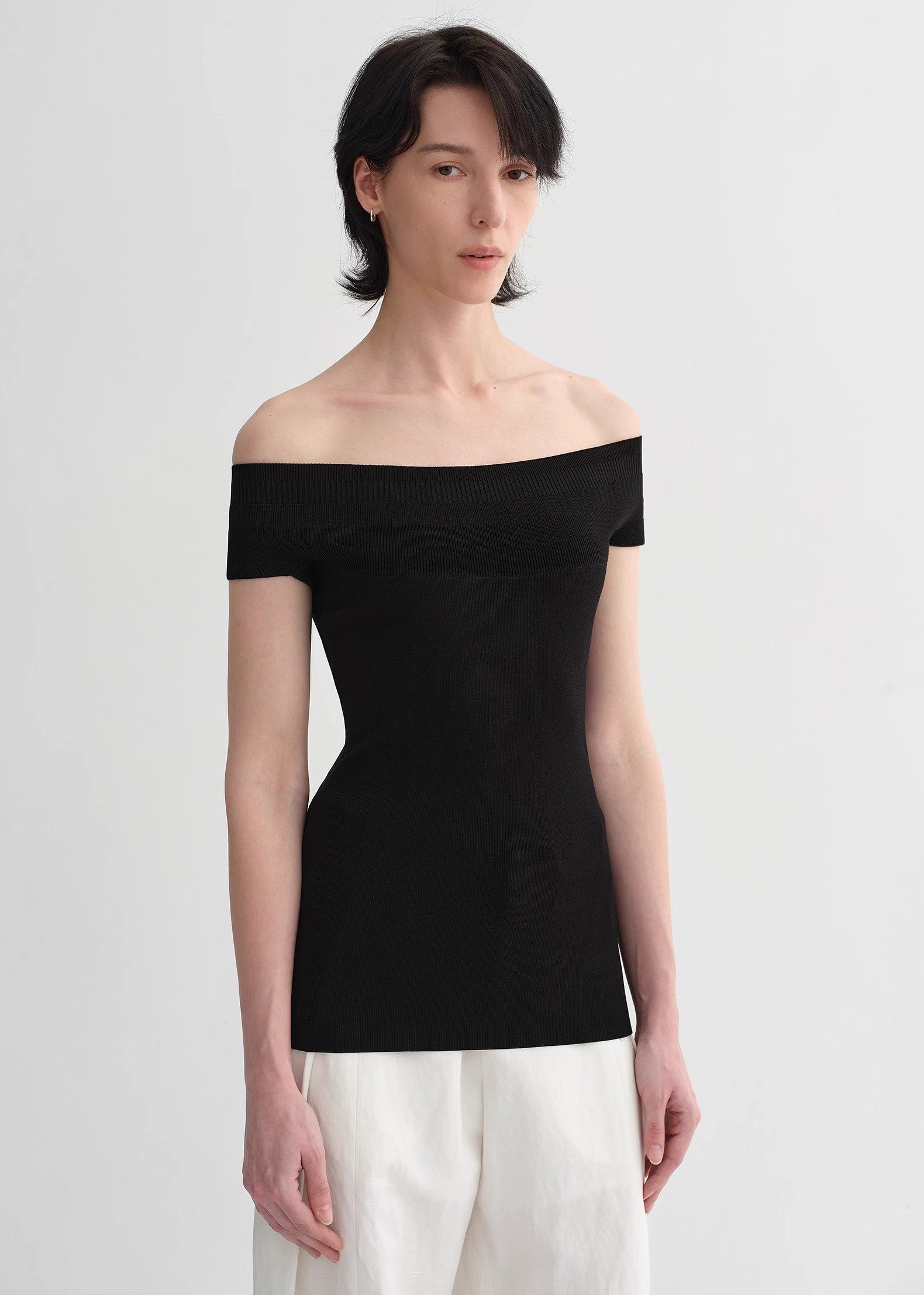 Mulberry Silk Blended One-Shoulder Strapless Top