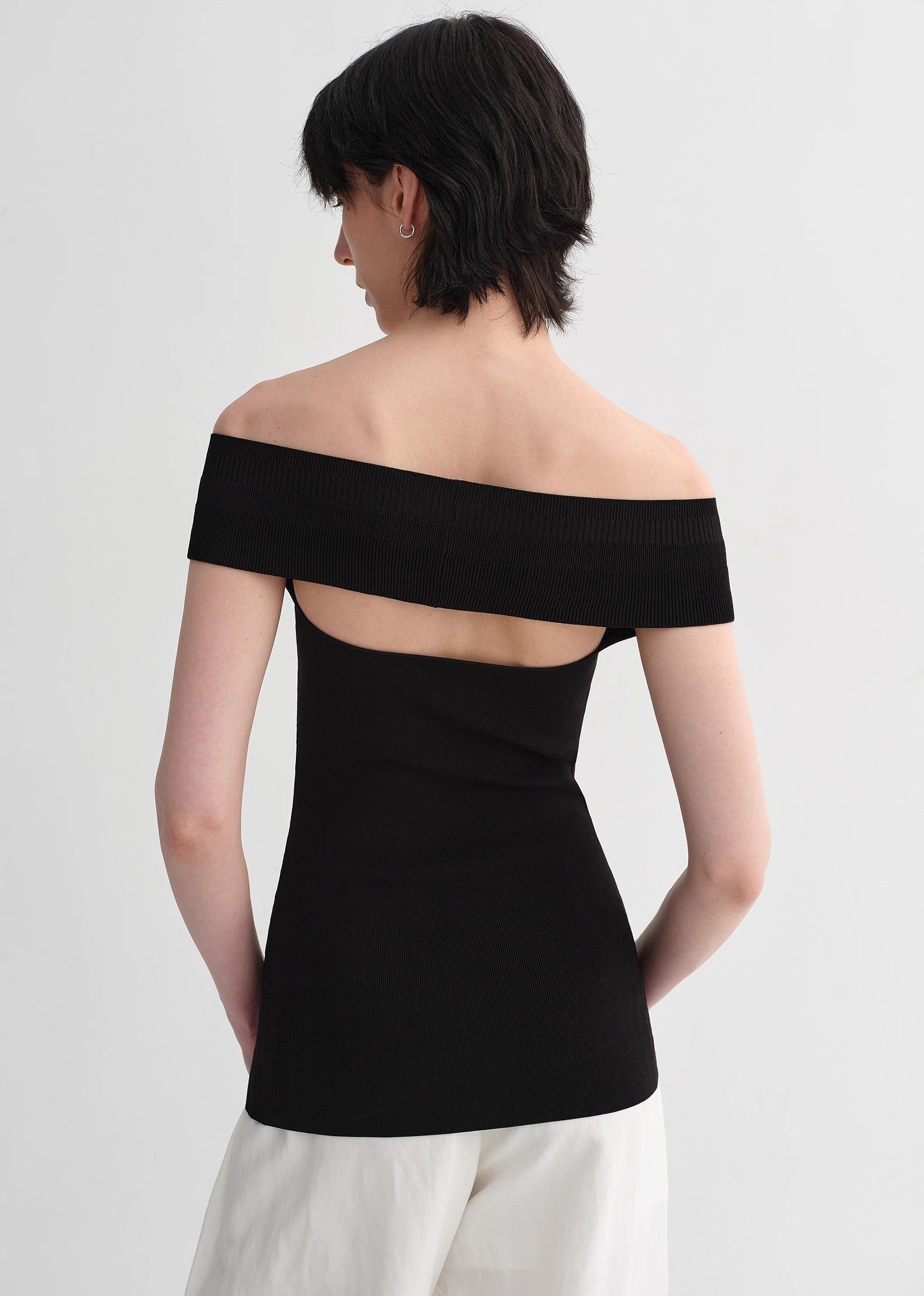 Mulberry Silk Blended One-Shoulder Strapless Top