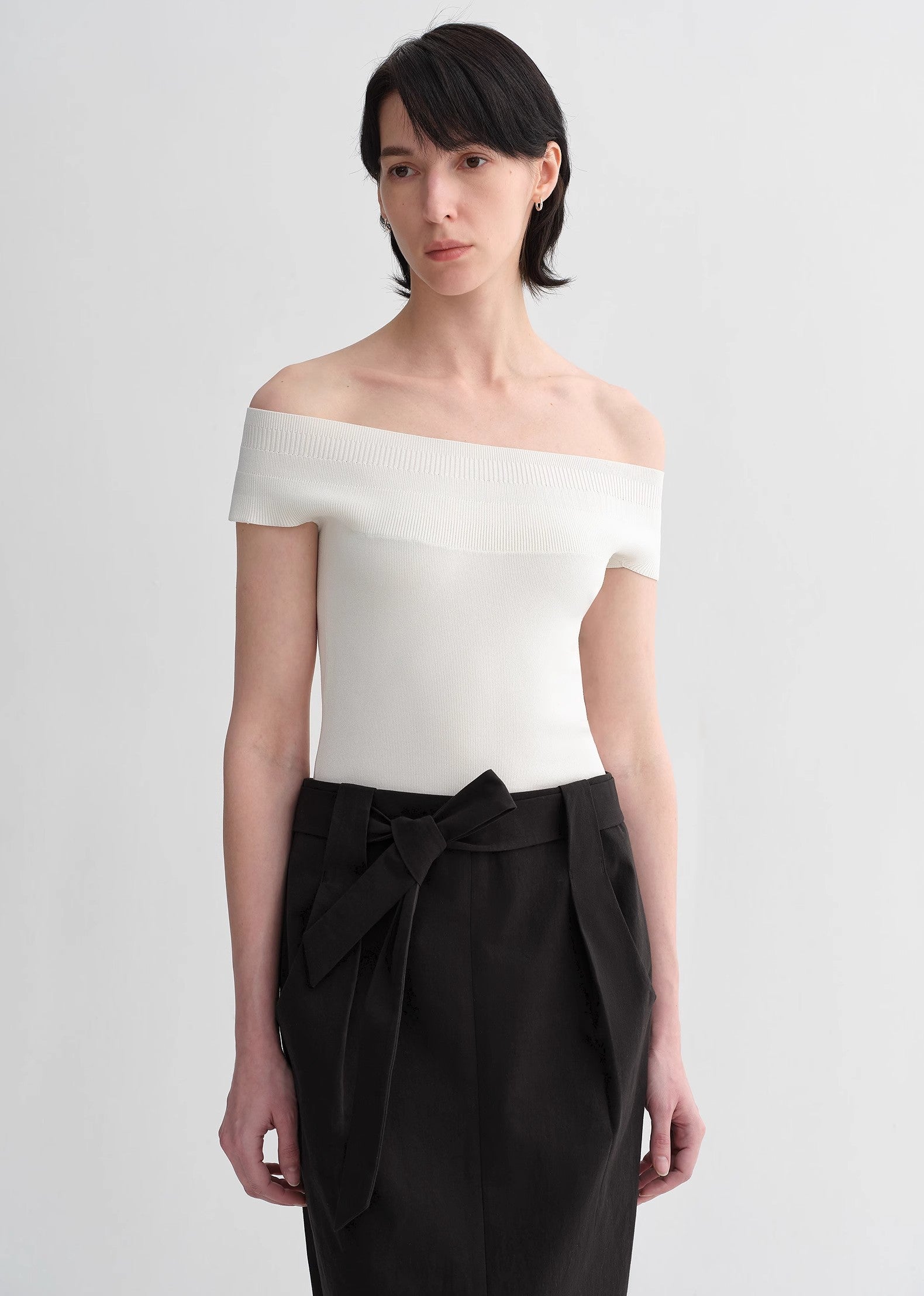 Mulberry Silk Blended One-Shoulder Strapless Top