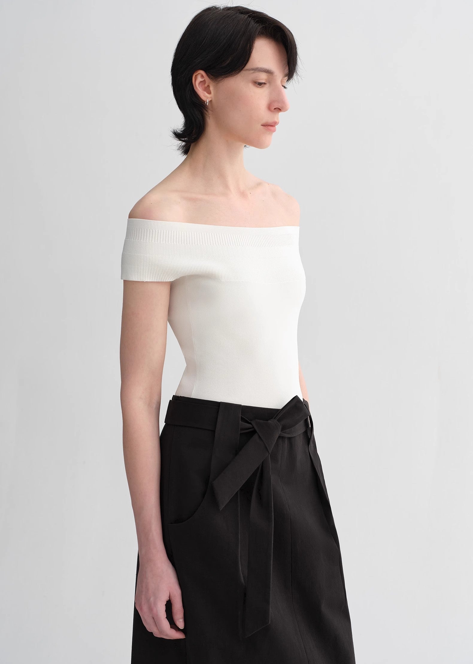 Mulberry Silk Blended One-Shoulder Strapless Top