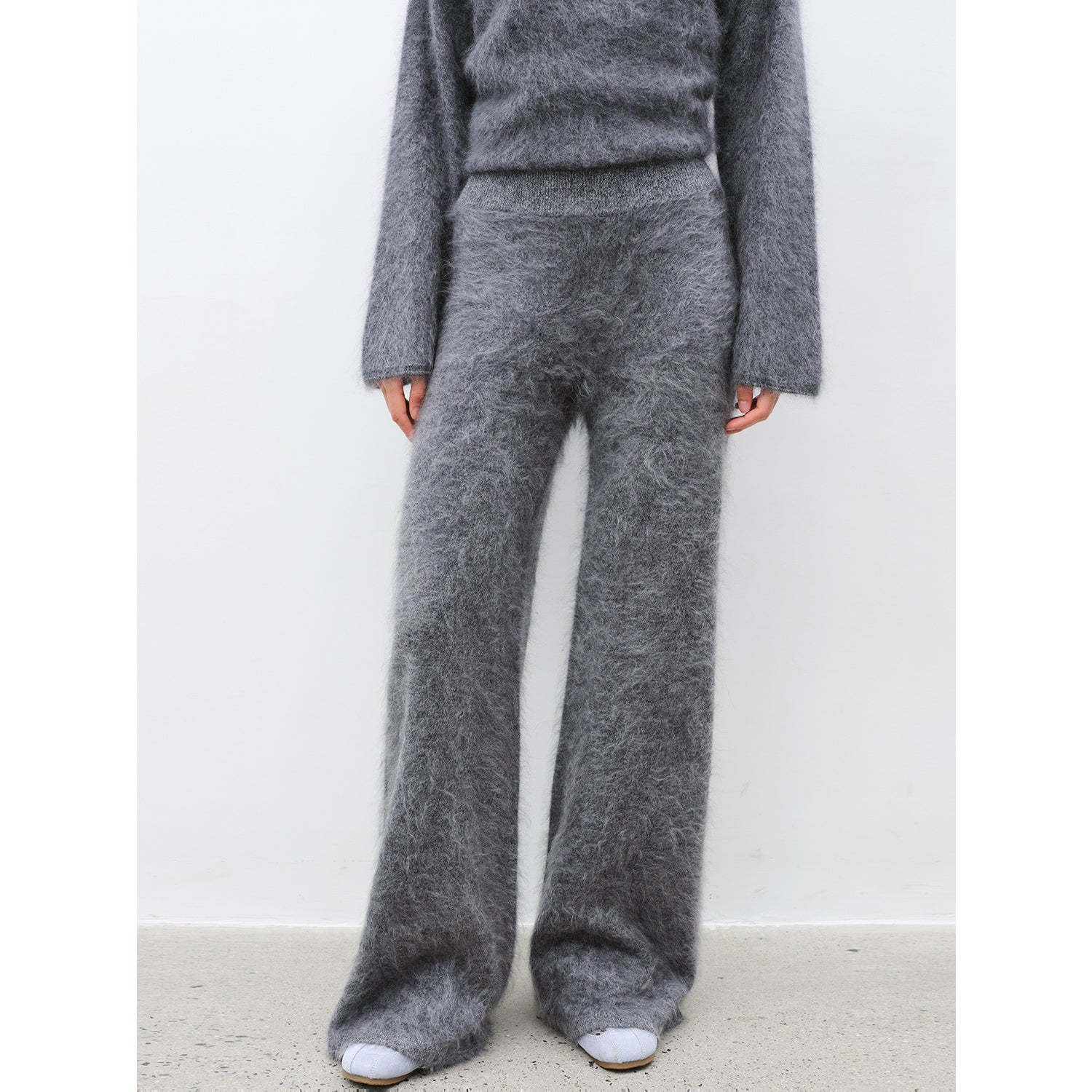 Cashmere Loose-Fit Sweater and Pants Set
